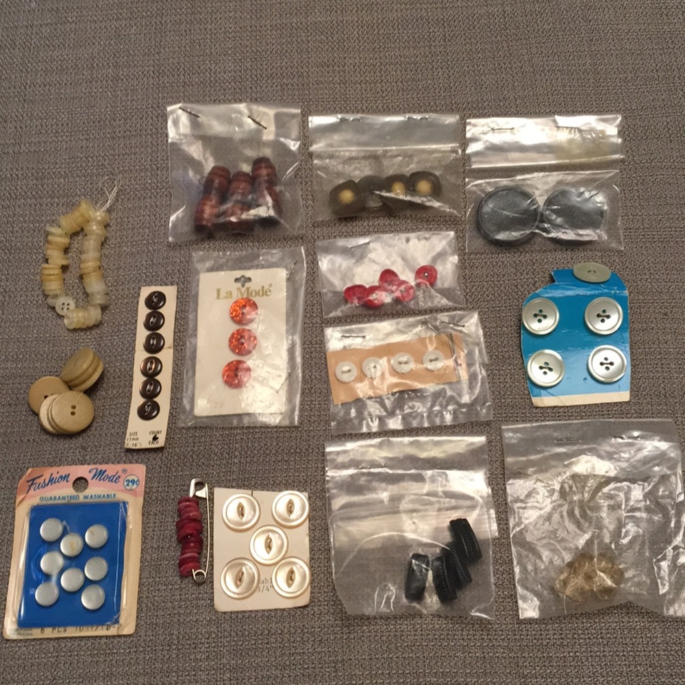 Vintage Lot of Buttons Some NWT Lot of 125